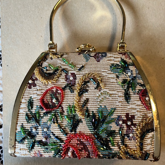 Monet gold bow brooch - Picture 13 of 13